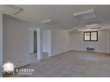 local d'activités à louer