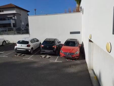 parking à louer