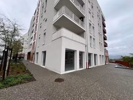 local commercial à louer
