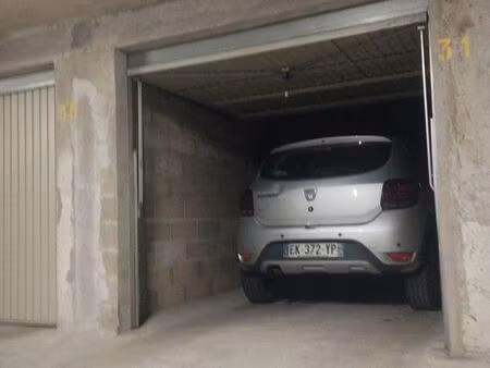 garage box à rambouillet centre ville a 5 min à pied de la gare dans residence standing se