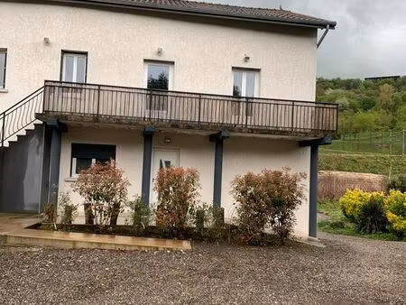 loue appartement t3 60 m2 dans maison à la campagne