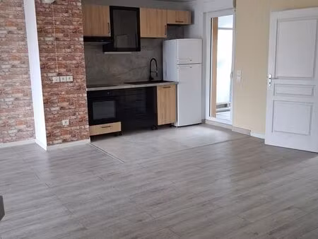 f3 58m² proche centre ville et gare