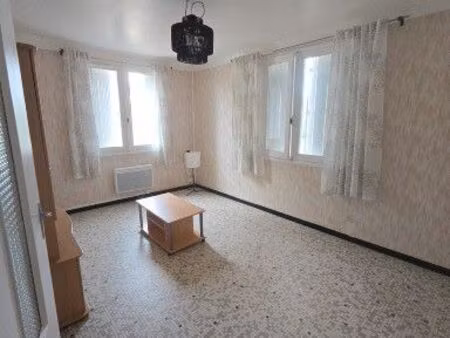 t2 bis  plein centre