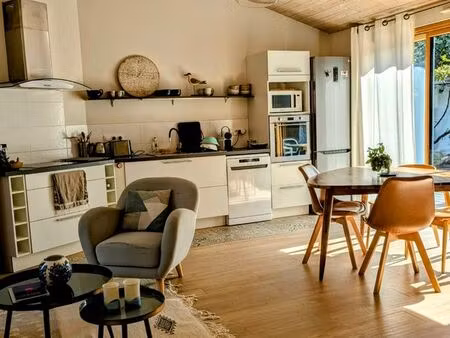 maison contemporaine récente au calme