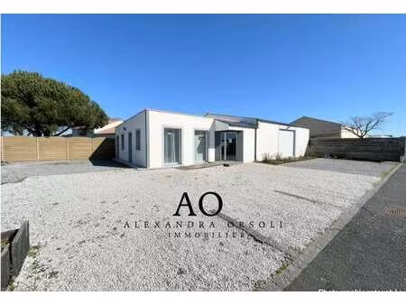 vente bureaux et commerces à givrand (85800) : à vendre / 175m² givrand