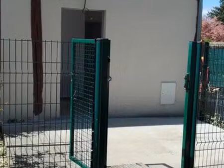 location 3 pièces  bureau  terrasse