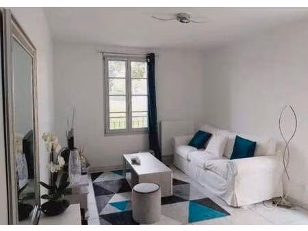 location appartement 2 pièces à saint-caprais-de-bordeaux (33880) : à louer 2 pièces / 42m