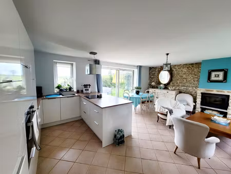 maison sur le secteur de carly