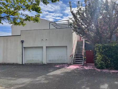 t4 - 84m² - deux terrasses  place de parking et garage privatif