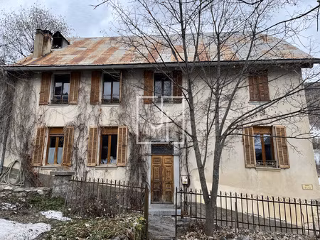 à vendre à saint-paul-sur-ubaye : grand appartement