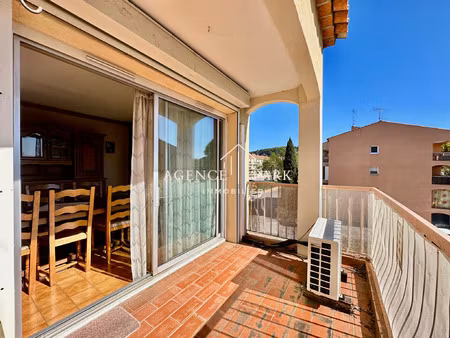 appartement t4 avec terrasse  parking et cave.