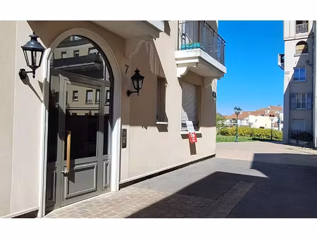 location appartement  m² t-3 à wissous  1 007 €