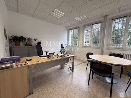 bureau de prestige de 606 m2 en location - blois  france