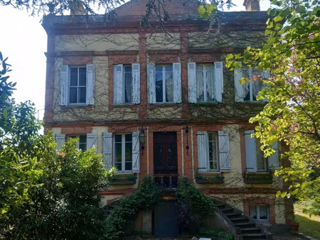 maison de maître de caractère à rénover – fort potentiel