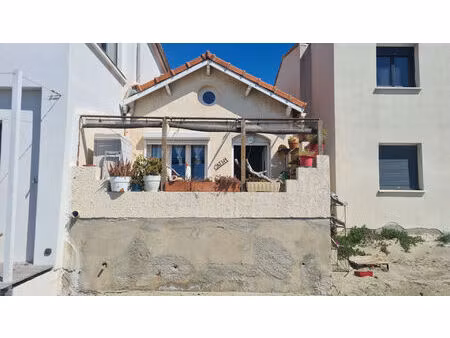 maison les pieds dans l'eau fos sur mer 2 pièce(s) 51 m2
