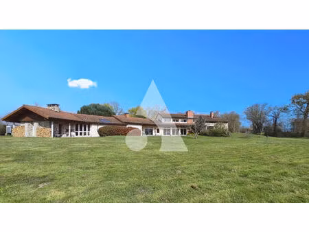 demeure de prestige à 5 minutes de montrond-les-bains de 6 pièce(s) 420 m²