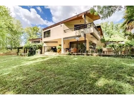maison d’architecte au cœur d’un écrin de verdure – saint-jean