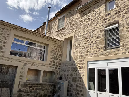 maison d'environ 200m2 4 chambres jardin garage dépendances