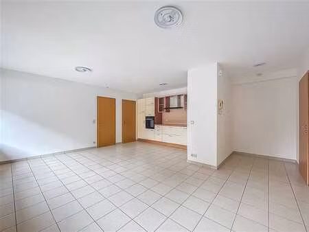 bel appartement rdc 2 chambres  tb situe