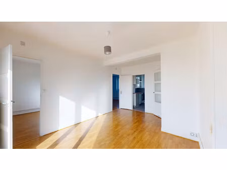 appartement t3 avec balcon et cave