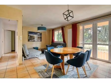 a louer t3 78.50m² av de casselardit 1140 euros cc