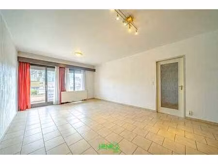 appartement de plain-pied 2 chambres avec terrasse et garage