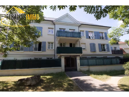 bel appartement f2 à 2 pas du coeur de ville