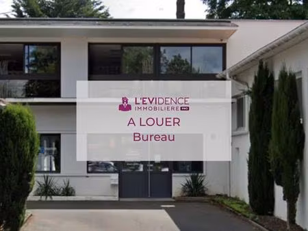 bureau 78 m2  la baule