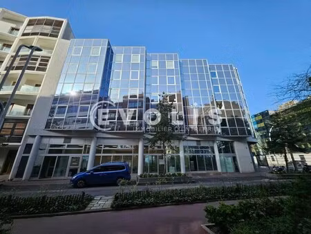 location bureaux 144 m²