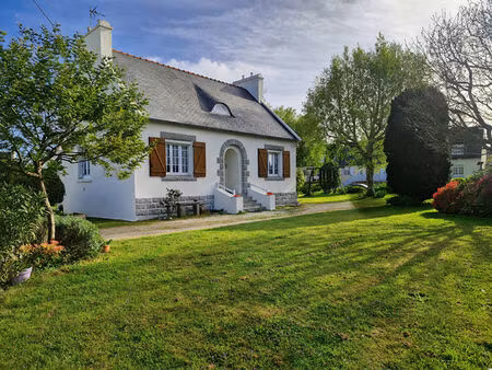 maison néo-bretonne à vendre au folgoët : charme  confort et humour garantis !