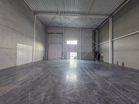 unité neuve 360m² (15 x 24m) +2p - hauteur 8m - zoning nord