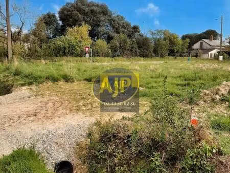 vente terrain à coëx (85220) : à vendre / 533m² coëx