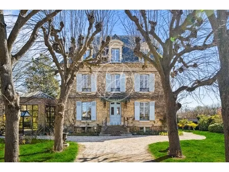 maison de luxe à vendre dans le quartier vieux croissy