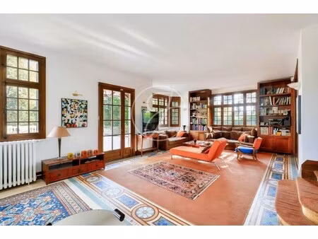 maison de luxe à vendre dans le quartier gressets-centre-garenne-bechevet