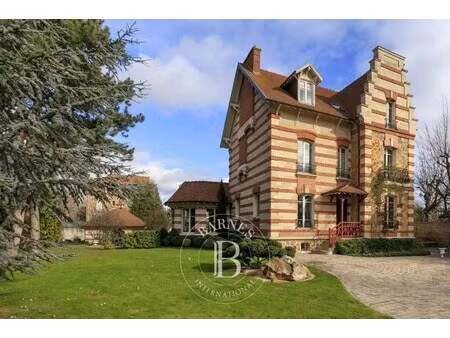 maison de luxe à vendre dans le quartier sud rer