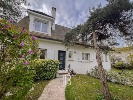 maison de luxe à vendre dans le quartier charlemagne