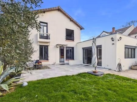 maison de luxe à vendre dans le quartier velizy bas-centre nord