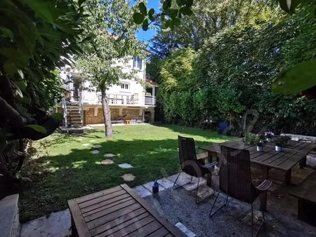 maison de luxe à vendre à la celle-saint-cloud