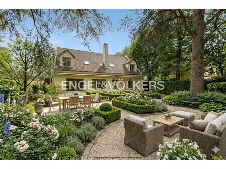 maison de luxe à vendre dans le quartier la châtaigneraie-la feuillaume sud