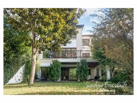 maison de luxe à vendre dans le quartier grandchamp