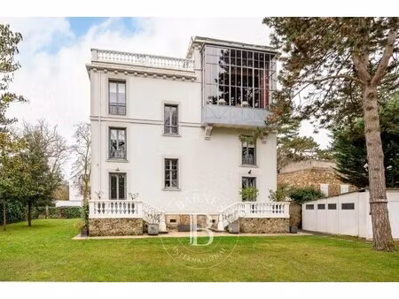 maison de luxe à vendre dans le quartier sud rer