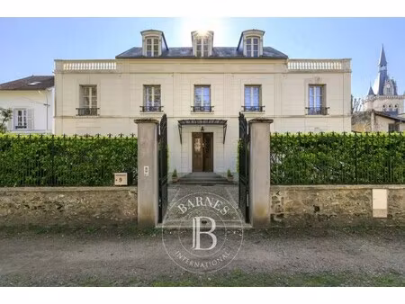 maison de luxe à vendre dans le quartier marine