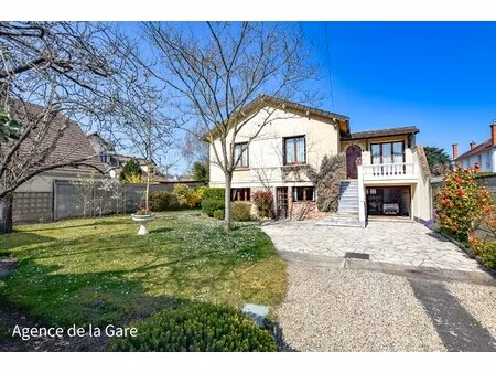 maison de luxe à vendre dans le quartier saint nicolas