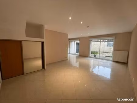 appartement 2 pièces 64 m²