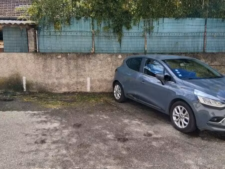 place de parking à louer