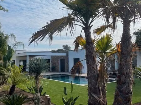 villa d'exception moderne  de plain pied à puget sur argens