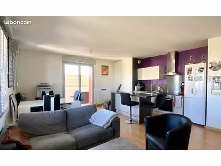 appartement t2 rénové – 55 m² – janville centre (proche artenay/a10)