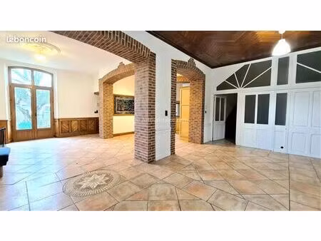 maison 7 pièces 265 m²