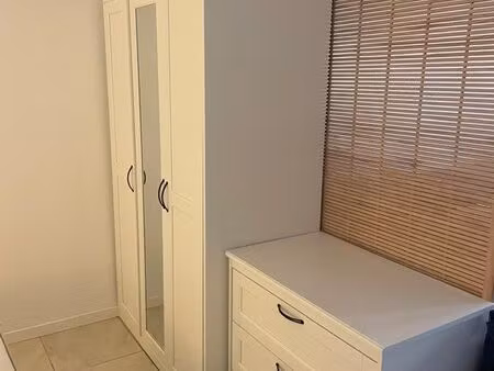 jolie studio meublé