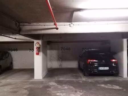 location place de parking - paris 2eme– quartier du sentier